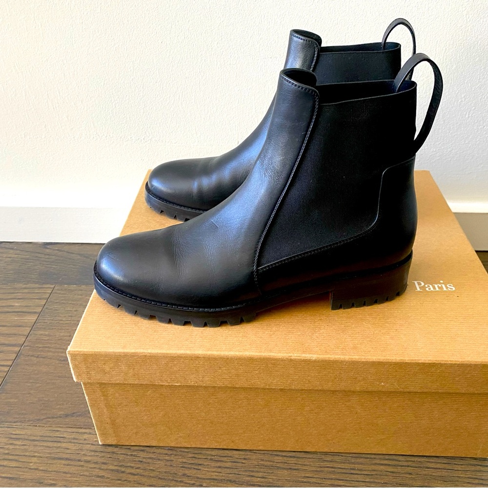 Christian Louboutin Marchacroche leather flat boots
Size 36.5
